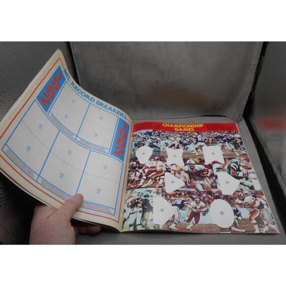 1983 Topps NFL Football Sticker Album Unused Condition Vintage - Picture 4 of 7